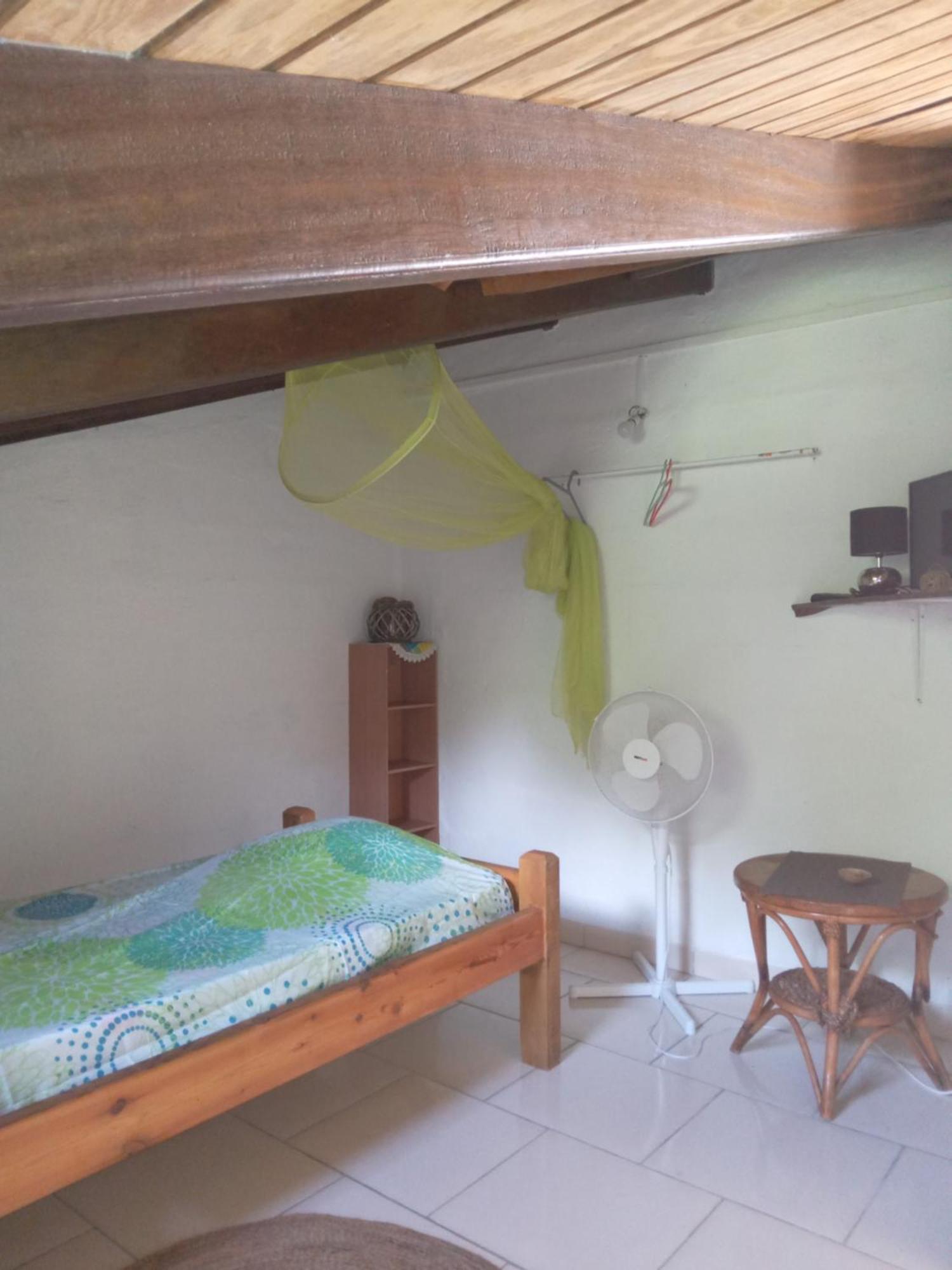 Séjour chez l'habitant / De / / Vue Sur / Salonorat Bouillante